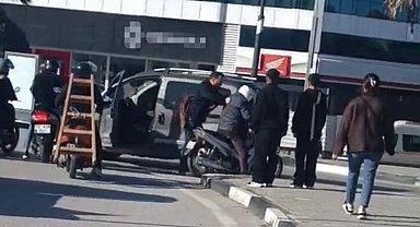 Kavşakta geçiş önceliği tartışması kavgaya dönüştü: Taraflar birbirlerine girdi