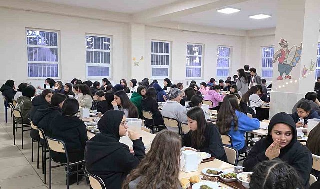 Kaymakam Algın, öğrencilerle iftar programına katıldı