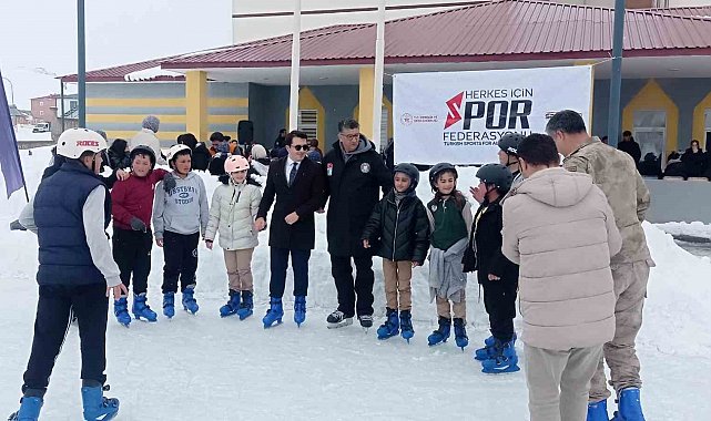 Kaymakam çocukları kırmadı, onları buz pateni hayallerine kavuşturdu