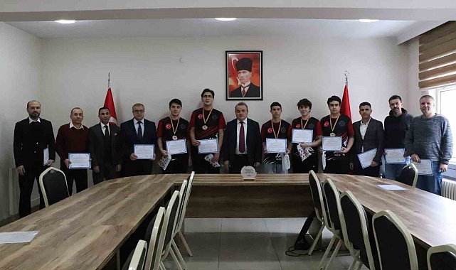 Kaymakam Öztürk: "Gençlerimizin her alanda yanında olmaya ve onları desteklemeye devam edeceğiz"