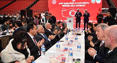 Kayseri protokolü, ilk iftarı şehit aileleriyle açtı