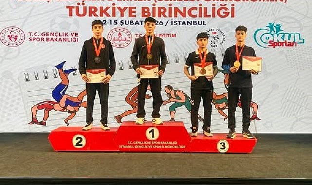 Kayserili Güreşçiler'den İstanbul'da çifte madalya