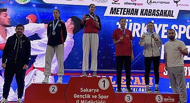 Kayserili karateciler Sakarya'dan madalyalar ile döndü