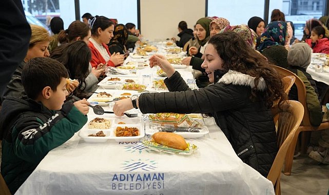 Kent meydanında iftar çadırı kuruldu