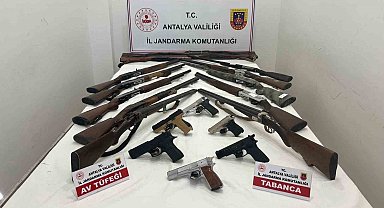 Kepez'de ruhsatsız 21 silah ele geçirildi