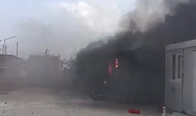 Kırıkhan'da konteyner yangını