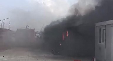 Kırıkhan'da konteyner yangını