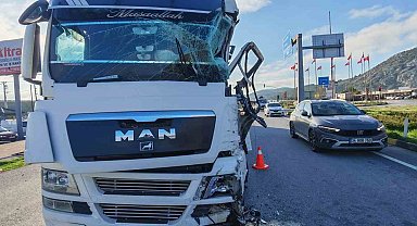 Kırkağaç'ta iki tır çarpıştı: 1 yaralı