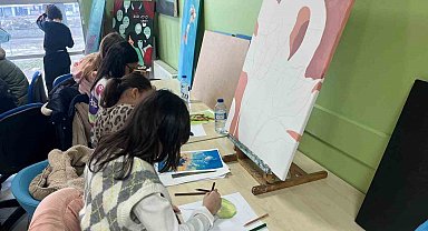 Kış kulübünde resim etkinliği