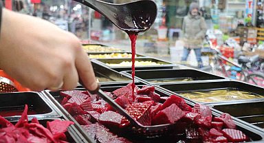 Kış sofralarının renkli lezzeti turşu vatandaştan yoğun ilgi görüyor