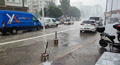 Kısa süren yağmur hayatı felç etti