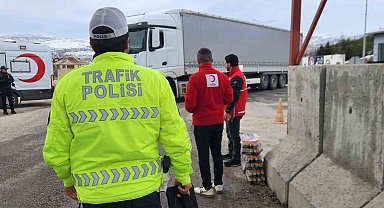 Kızılay'dan trafik noktalarında anlamlı destek