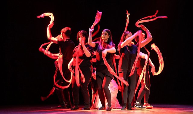 KO-MEK kursiyerlerinden teknoloji bağımlılığına mizahi eleştiri