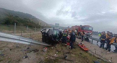 Kontrolden çıkan araç bariyere çarptı: 2 ölü