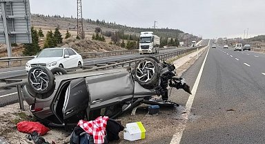 Kontrolden çıkan otomobil ters döndü: 2 yaralı