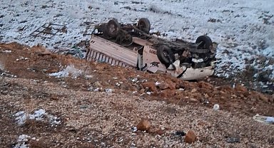 Konya'da kamyonet şarampole devrildi: 4 yaralı