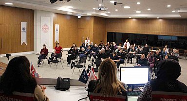 Koruyucu aile hizmet modeli sağlık çalışanlarına tanıtıldı