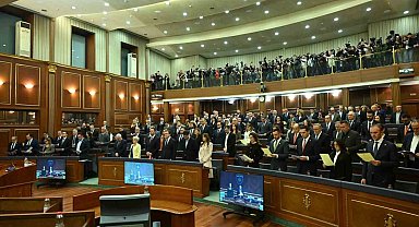 Kosova'da yeni hükümete ilk kez Türk başbakan yardımcısı