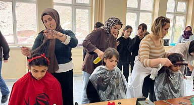 Köy okullarındaki kız öğrencilere ücretsiz kuaförlük hizmeti