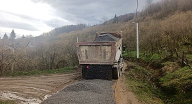 Köy yollarında çalışmalar sürüyor