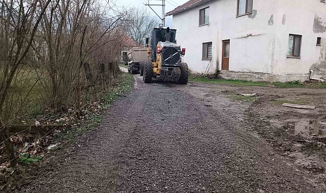 Köy yollarında yoğun çalışma