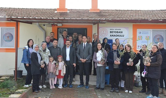 Köyceğiz Beyobası Anaokulu'nda zeytin yetiştiriciliği eğitimi ve fidan dağıtımı