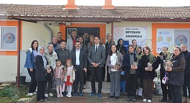 Köyceğiz Beyobası Anaokulu'nda zeytin yetiştiriciliği eğitimi ve fidan dağıtımı