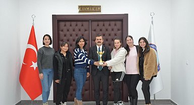 Köyceğiz Veteran Kadın Voleybol Takımı ikinci oldu