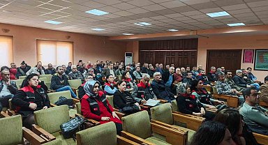 Kozan'da hurma üreticilerine kapsamlı eğitim