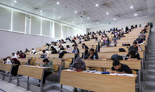 KTO Karatay'da ödüllü deneme sınavı ile YKS provası yapıldı