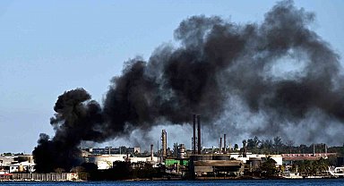 Küba'daki petrol rafinerisinde yangın