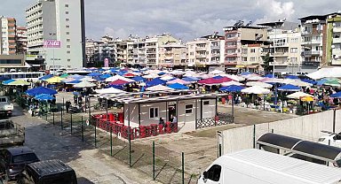 Kurtuluş Semt Pazarı yeni yerinde hizmete başladı