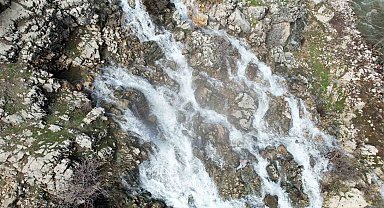 Kurumak üzere olan su kaynağı çağlayana dönüştü
