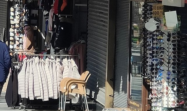 Kuşadası'nda kuyumcu soygununa "kepenk" engeli