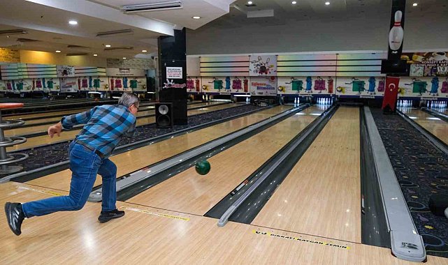 Kuşaklar bowling pistinde buluştu