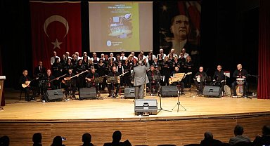 Kütahya'da '7'den 77'ye Türk Halk Müziği Korosu' konseri