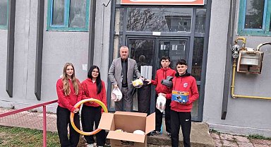 Kütahya'da ihtiyaç sahibi okullara donatım, oyuncak ve spor malzemesi desteği