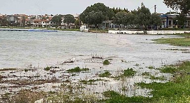 Kuvvetli lodos Ayvalık'ı vurdu