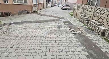 Leylak Sokak'ta yolların bakımsızlığına tepki