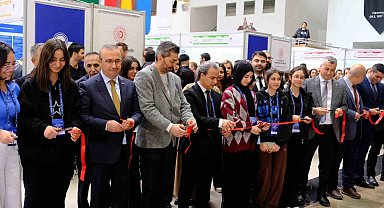 Lise öğrencilerinin projeleri Anadolu Üniversitesi ev sahipliğinde sergileniyor