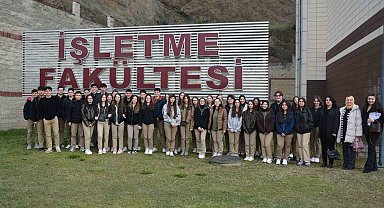 Liseli gençler Düzce Üniversitesi'nde