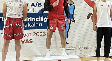 Liseli kick boks sporcusu Türkiye şampiyonu oldu