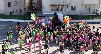 Mahalle muhtarından okullarda Ramazan eğlencesi