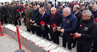 Malatya'da depremde hayatını kaybedenler anıldı