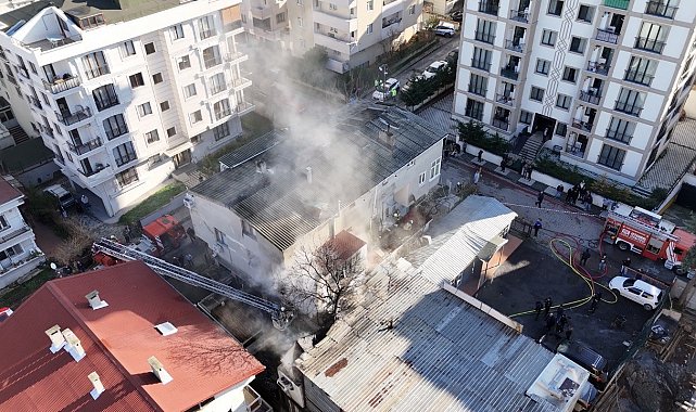 Maltepe'de patlama sesleri sonrası atölye alevlere teslim oldu