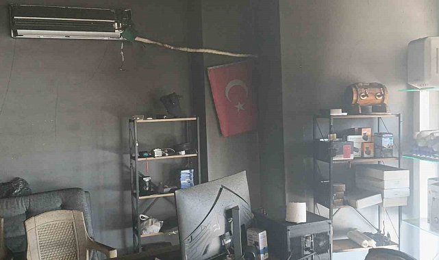 Manavgat'ta işyeri yangını ucuz atlatıldı