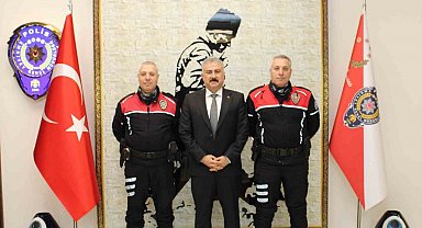 Manisa'nın ikiz polisleri emekliye ayrıldı