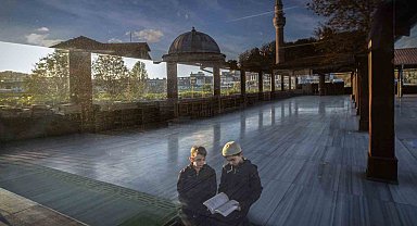 Manisalı sağlıkçı, "Eğitim" temalı fotoğraf yarışmasında Türkiye birincisi oldu