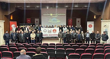 Mardin Büyükşehir Belediyesi'nin umreye göndereceği 47 çifte ibadet öncesi eğitim verildi