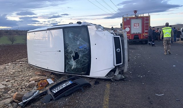 Mardin'de iki araç kafa kafaya çarpıştı: 4 yaralı